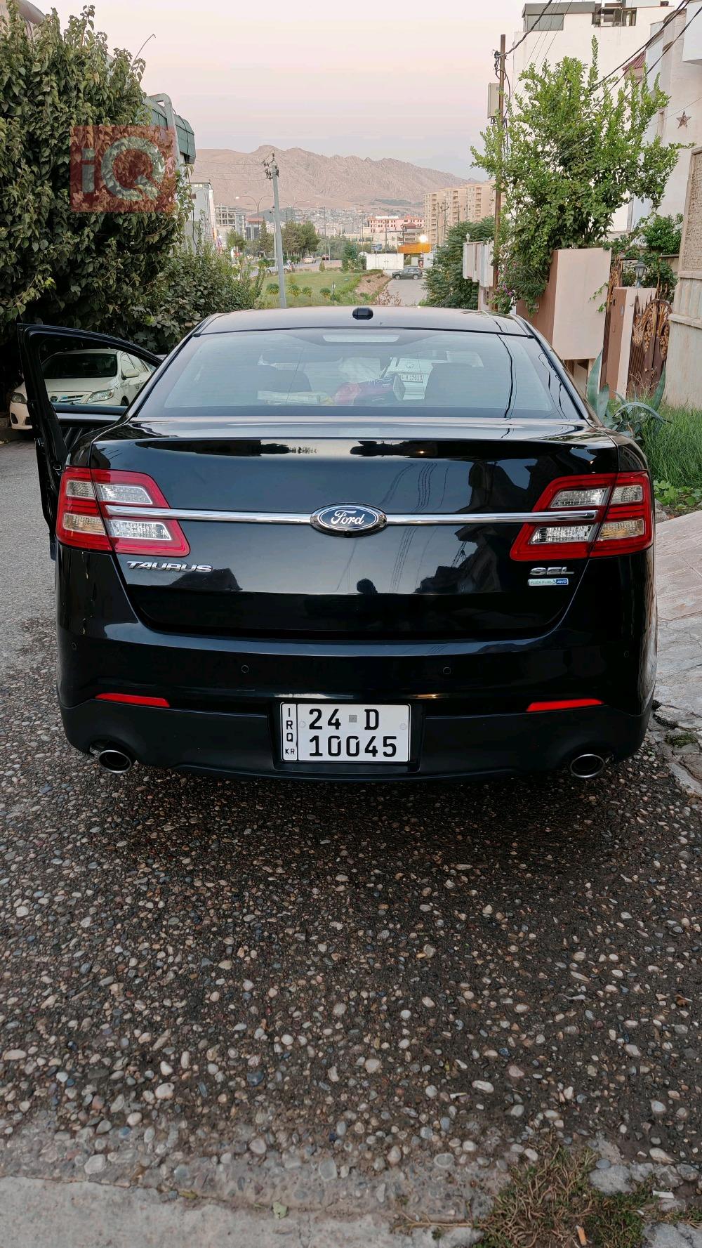 Ford Taurus